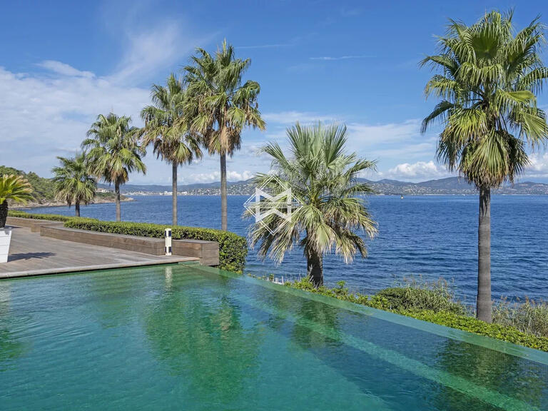 Maison Saint-Tropez - 5 chambres - 207m²