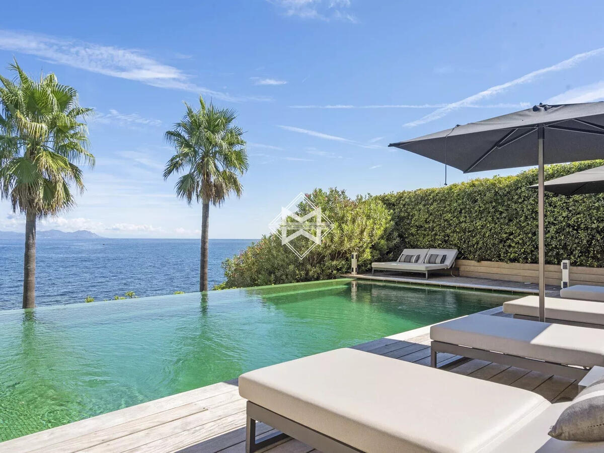 House Saint-Tropez