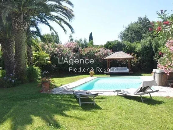 Villa Saint-Tropez - 5 bedrooms - 160m²