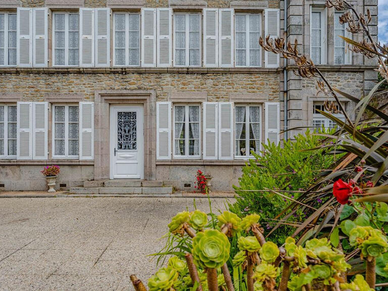 Maison Saint-Vaast-la-Hougue - 5 chambres - 221m²