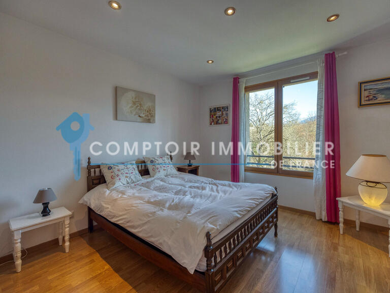 Villa Saint-Vincent-de-Mercuze - 4 chambres - 195m²