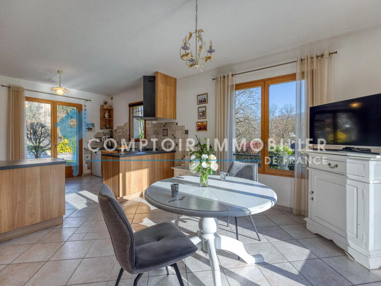 Villa Saint-Vincent-de-Mercuze - 4 chambres - 195m²