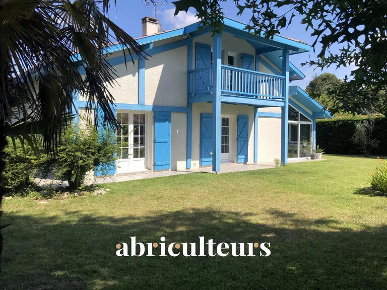 House Saint-Vincent-de-Tyrosse - 4 bedrooms - 213m²