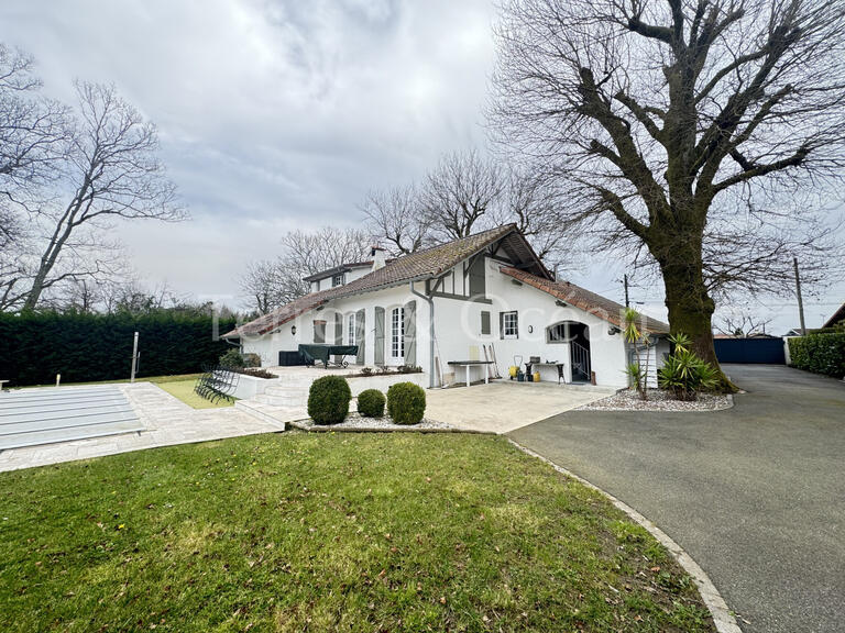 Maison Saint-Vincent-de-Tyrosse - 4 chambres - 146m²