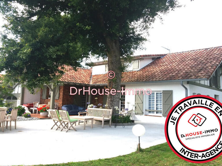 Villa Saint-Vincent-de-Tyrosse - 4 chambres - 145m²