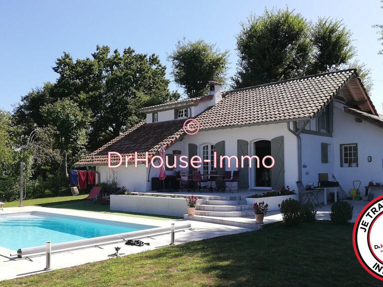 Villa Saint-Vincent-de-Tyrosse - 4 bedrooms - 145m²