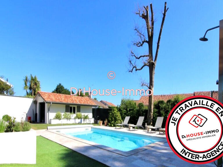 Villa Saint-Vincent-de-Tyrosse - 4 bedrooms - 145m²