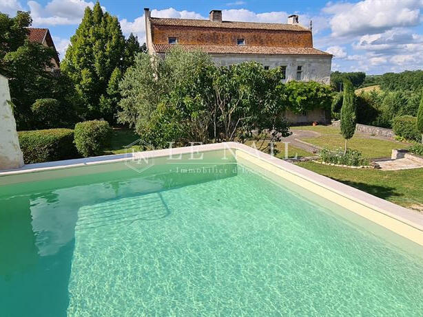 Castle Sainte-Foy-la-Grande - 7 bedrooms - 600m²