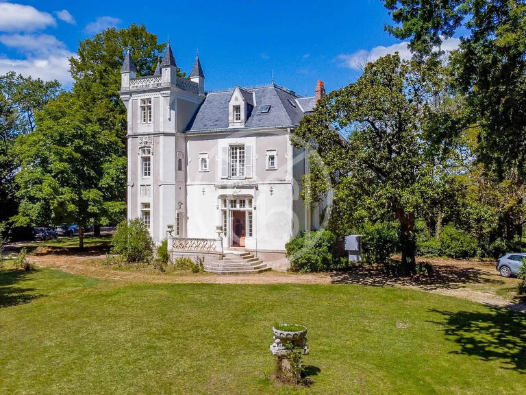 Vente Château Sainte-Luce-sur-Loire - 10 chambres