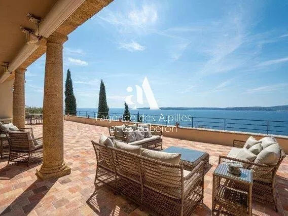 Maison Sainte-Maxime - 12 chambres - 850m²