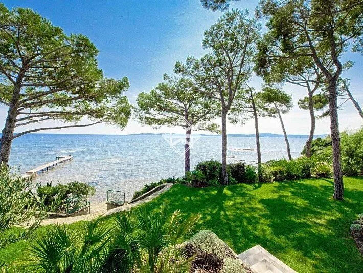 Villa Sainte-Maxime - 15 chambres - 1000m²