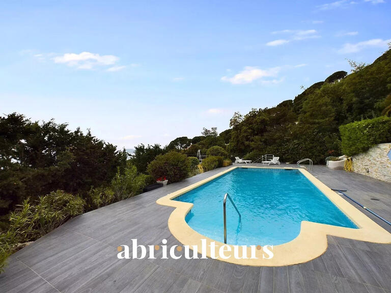 Villa Sainte-Maxime - 5 bedrooms - 242m²