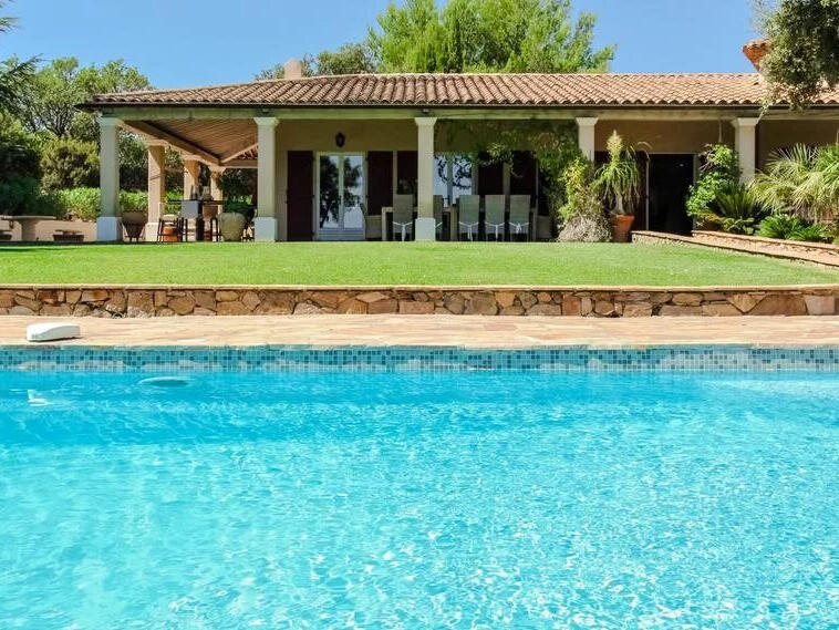 Villa Sainte-Maxime - 6 bedrooms - 320m²