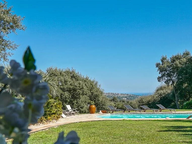 Villa Sainte-Maxime - 6 bedrooms - 320m²