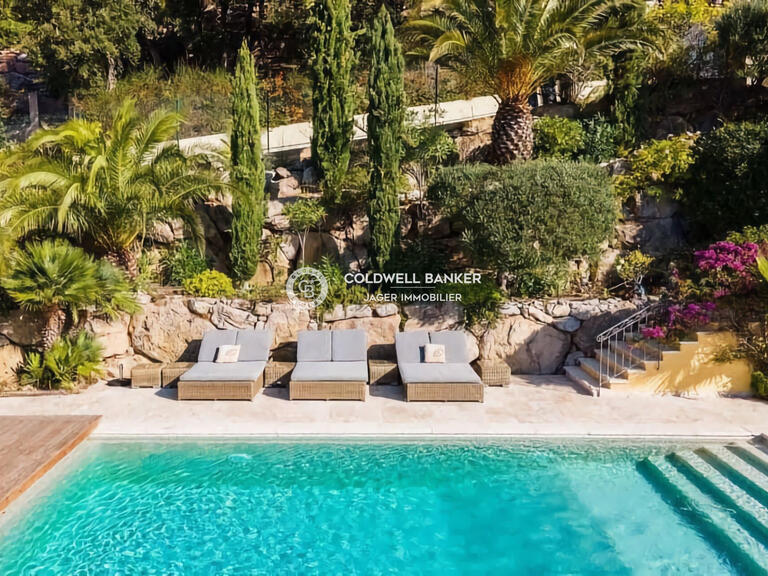 Villa Sainte-Maxime - 5 bedrooms - 302m²