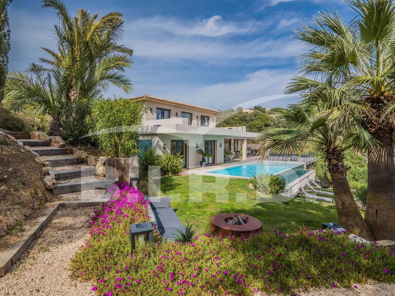 Villa Sainte-Maxime - 4 bedrooms - 331m²