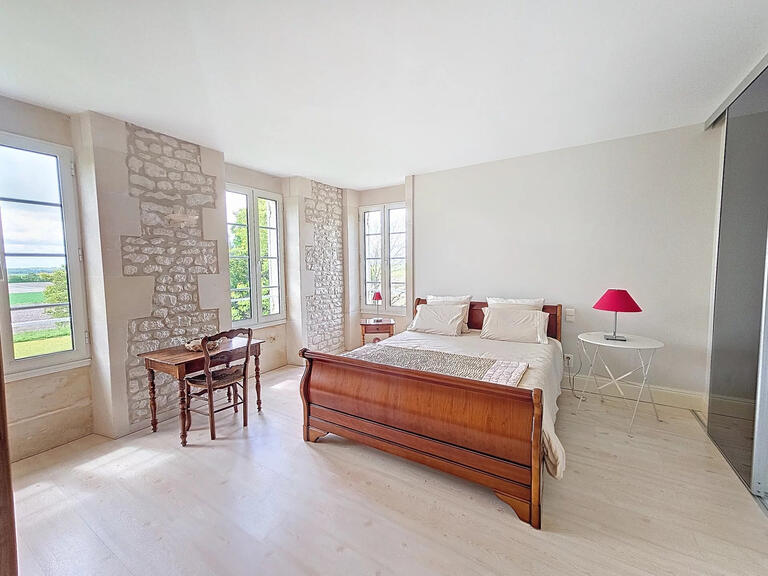 Maison Saintes - 5 chambres - 311m²