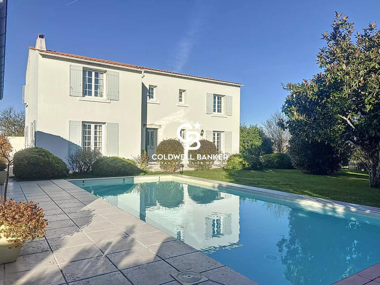 Maison Salles-sur-Mer - 4 chambres - 238m²