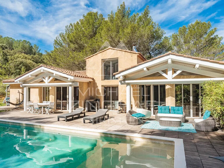 Maison Salon-de-Provence - 2 chambres - 250m²