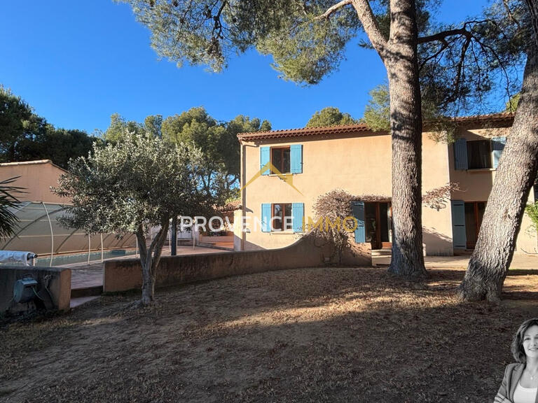 Maison Salon-de-Provence - 4 chambres - 127m²