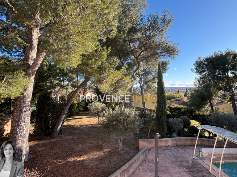 Maison Salon-de-Provence - 4 chambres - 127m²