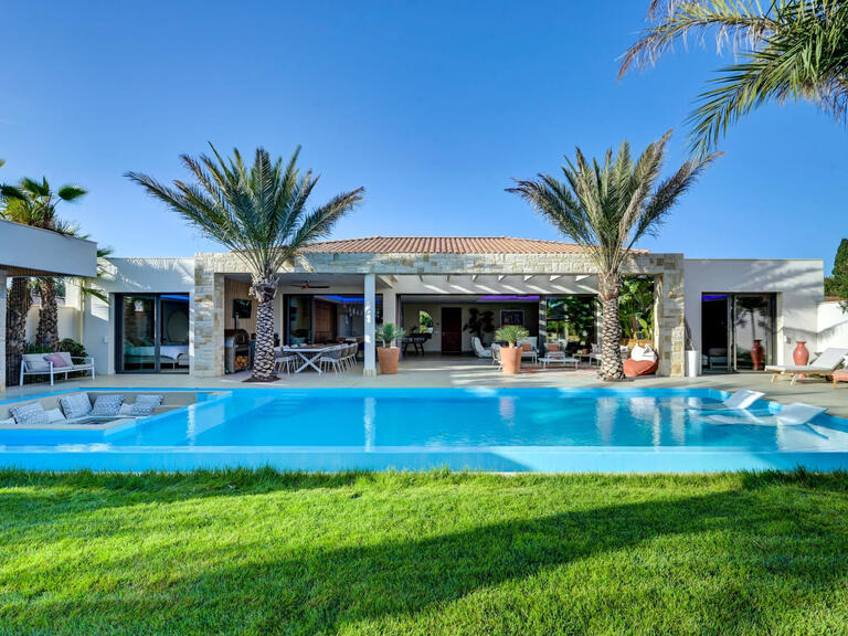 Villa Salon-de-Provence - 3 bedrooms - 210m²