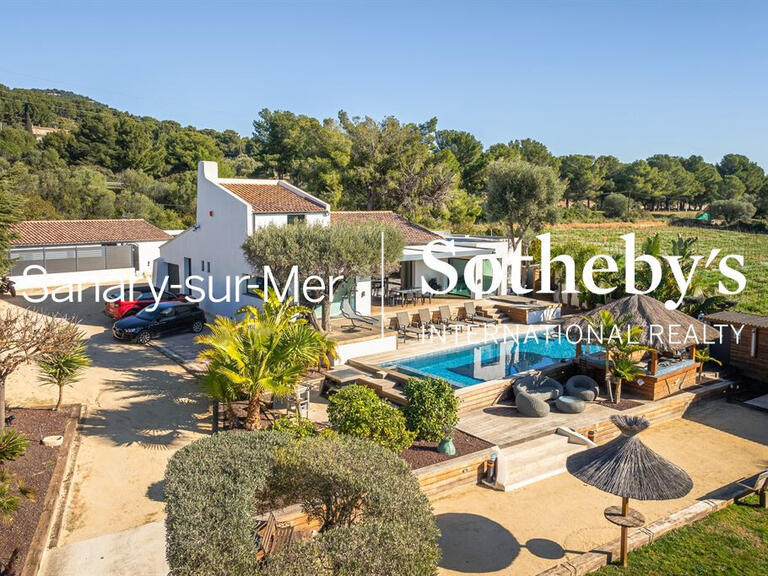 Maison Sanary-sur-Mer - 3 chambres - 187m²