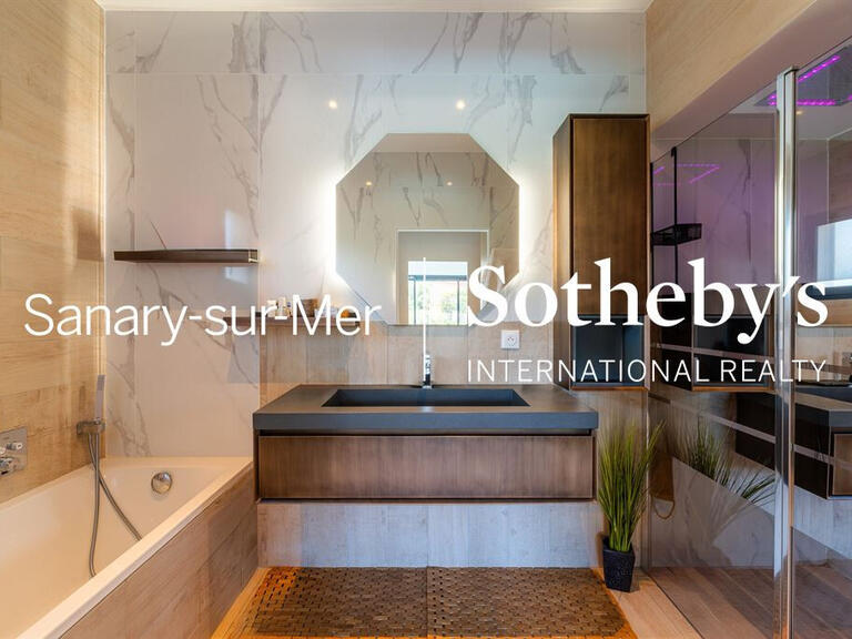 Maison Sanary-sur-Mer - 5 chambres - 205m²