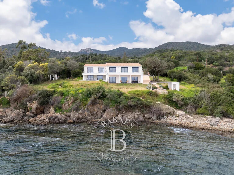 Villa Sari-Solenzara - 4 bedrooms - 370m²