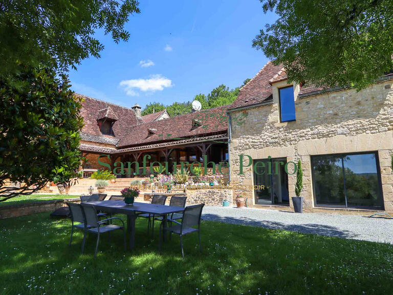 House Sarlat-la-Canéda - 5 bedrooms - 204m²