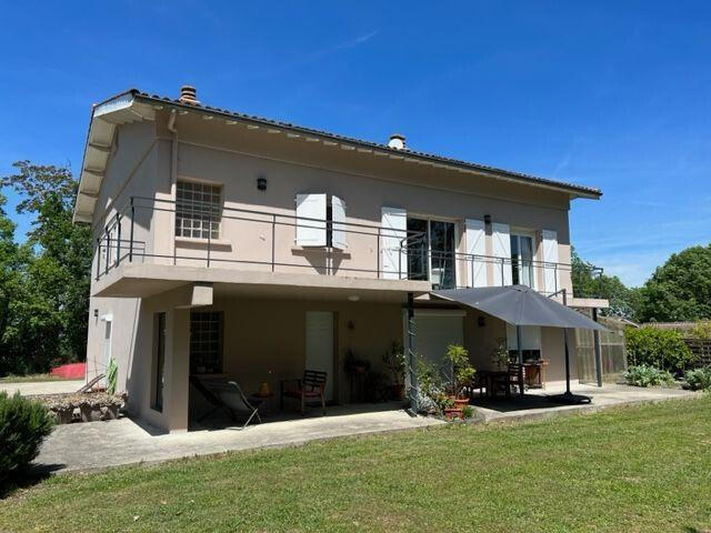 House Saubens - 5 bedrooms - 245m²