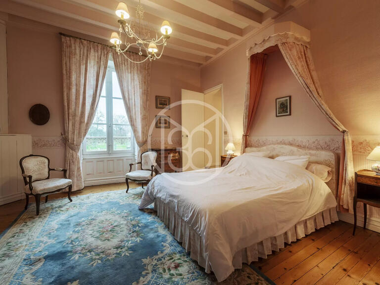 Castle Saumur - 8 bedrooms - 550m²