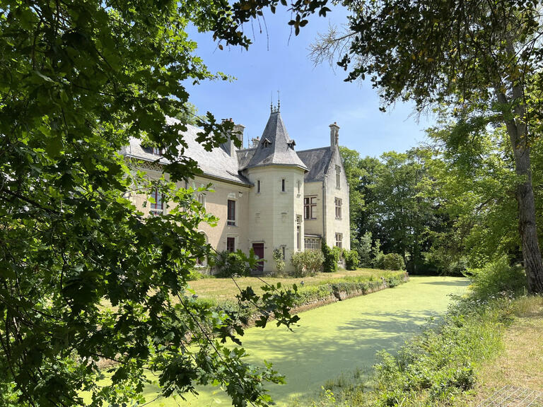 Château Saumur - 8 chambres - 550m²