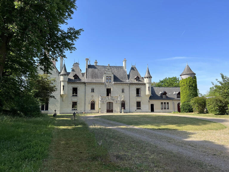 Château Saumur - 8 chambres - 550m²