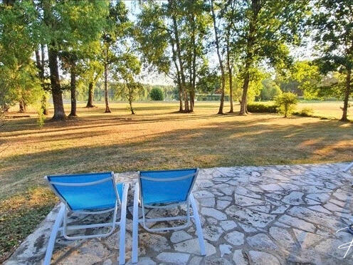 House Savigny-sur-Clairis