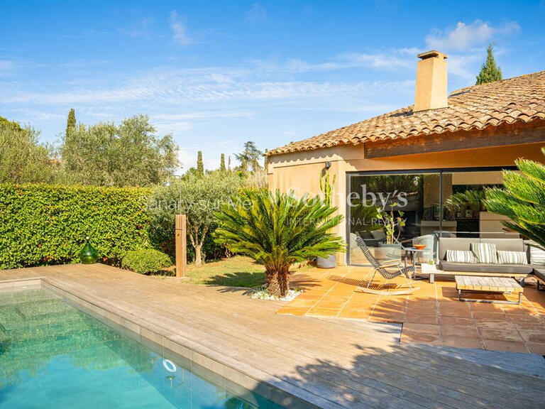 House Six-Fours-les-Plages - 4 bedrooms - 180m²