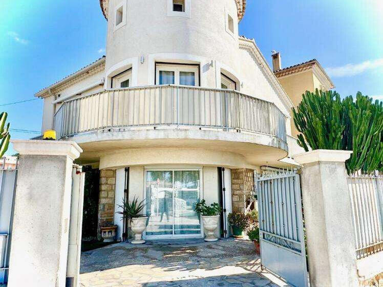 House Six-Fours-les-Plages - 5 bedrooms