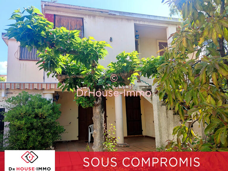 Villa Six-Fours-les-Plages - 4 bedrooms - 139m²