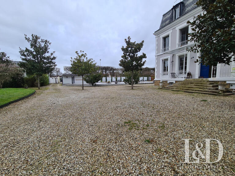 Maison Soisy-sur-Seine - 9 chambres - 360m²