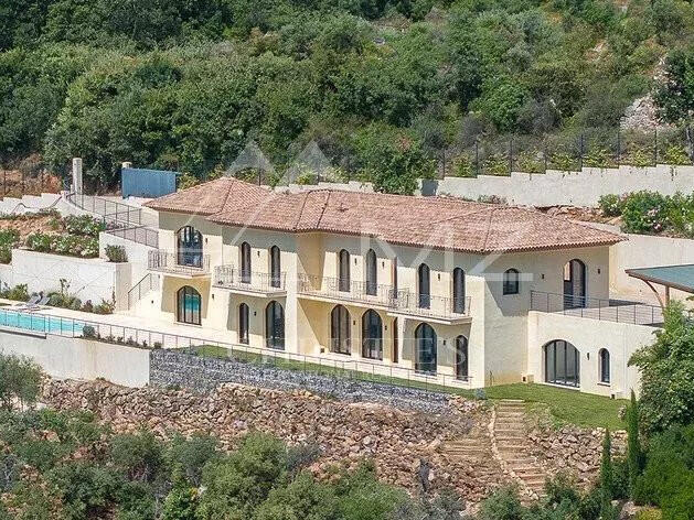 Villa Spéracèdes - 6 bedrooms - 392m²