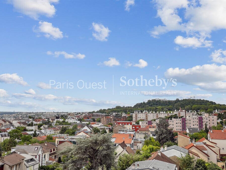 Apartment Suresnes