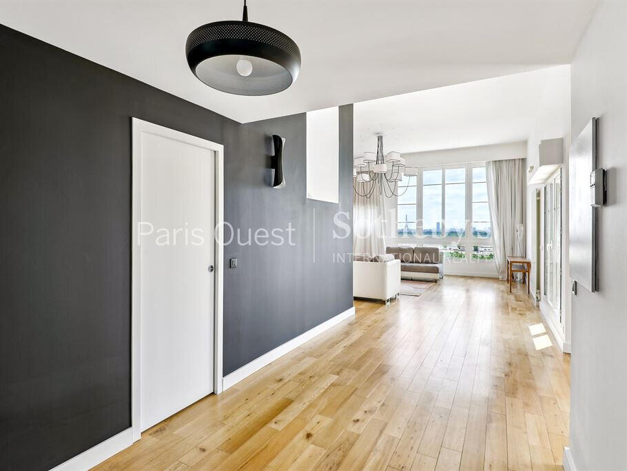 Apartment Suresnes