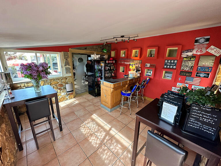 Maison Suze-la-Rousse - 9 chambres - 616m²