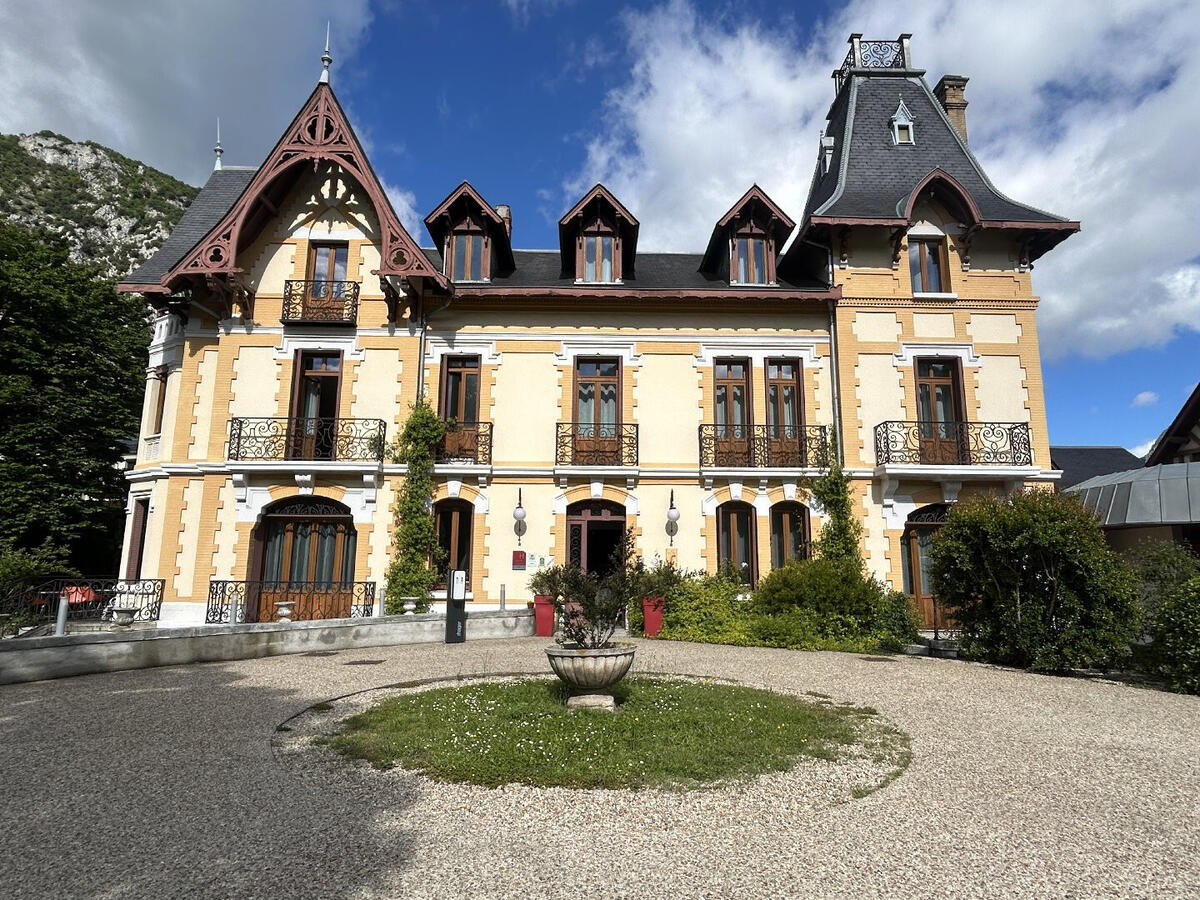 Manor Tarascon-sur-Ariège