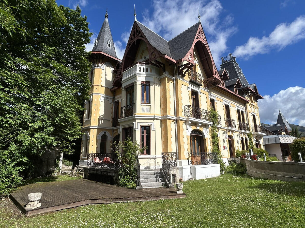 Manor Tarascon-sur-Ariège