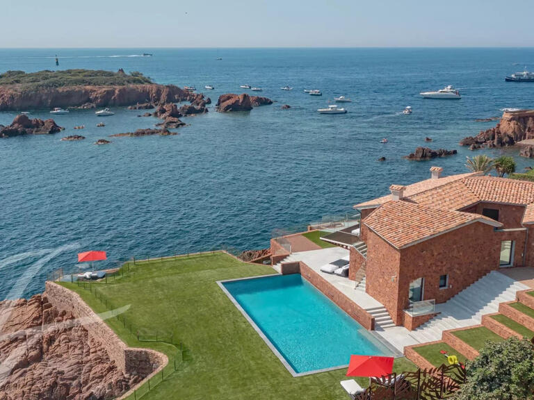 Villa with Sea view Théoule-sur-Mer - 3 bedrooms - 309m²