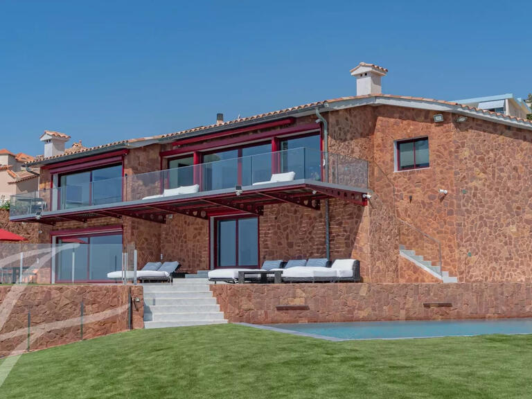 Villa with Sea view Théoule-sur-Mer - 3 bedrooms - 309m²