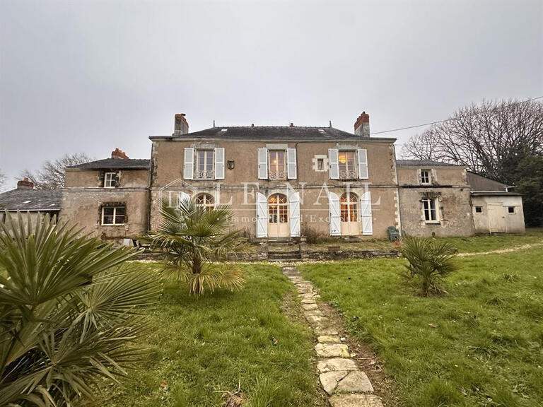 Manor Thouaré-sur-Loire - 6 bedrooms - 263m²