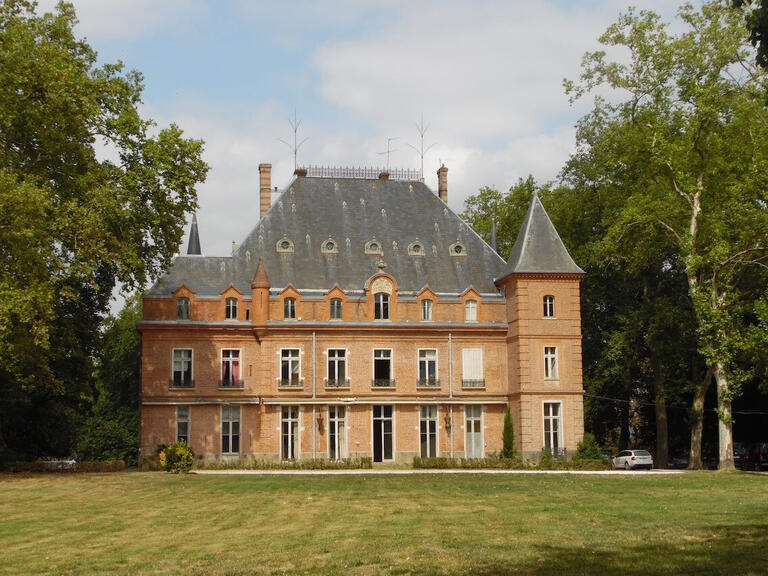 Castle for Sale Toulouse - BellesPierres