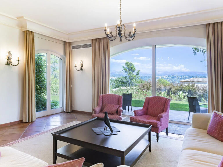 Villa Tourrettes - 4 bedrooms - 327m²